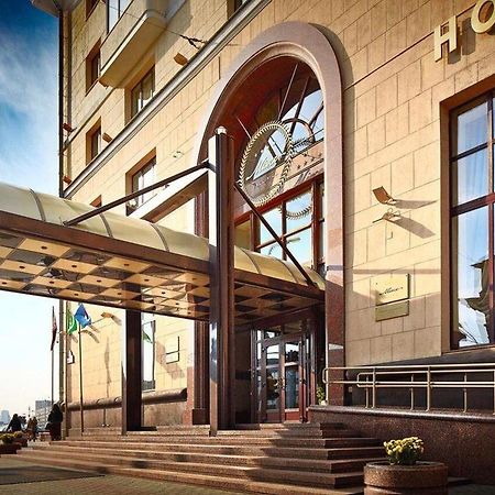 Minsk Hotel ภายนอก รูปภาพ