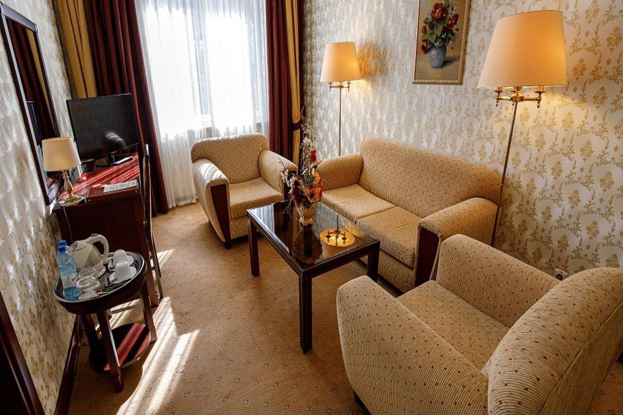 Minsk Hotel ภายนอก รูปภาพ